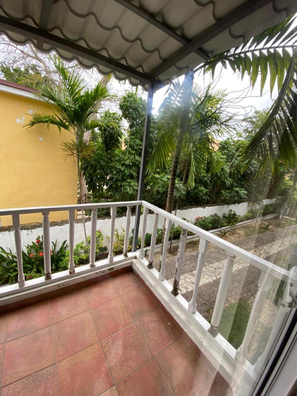 D' Franchesis Hostal Juan Dolio Bagian luar foto