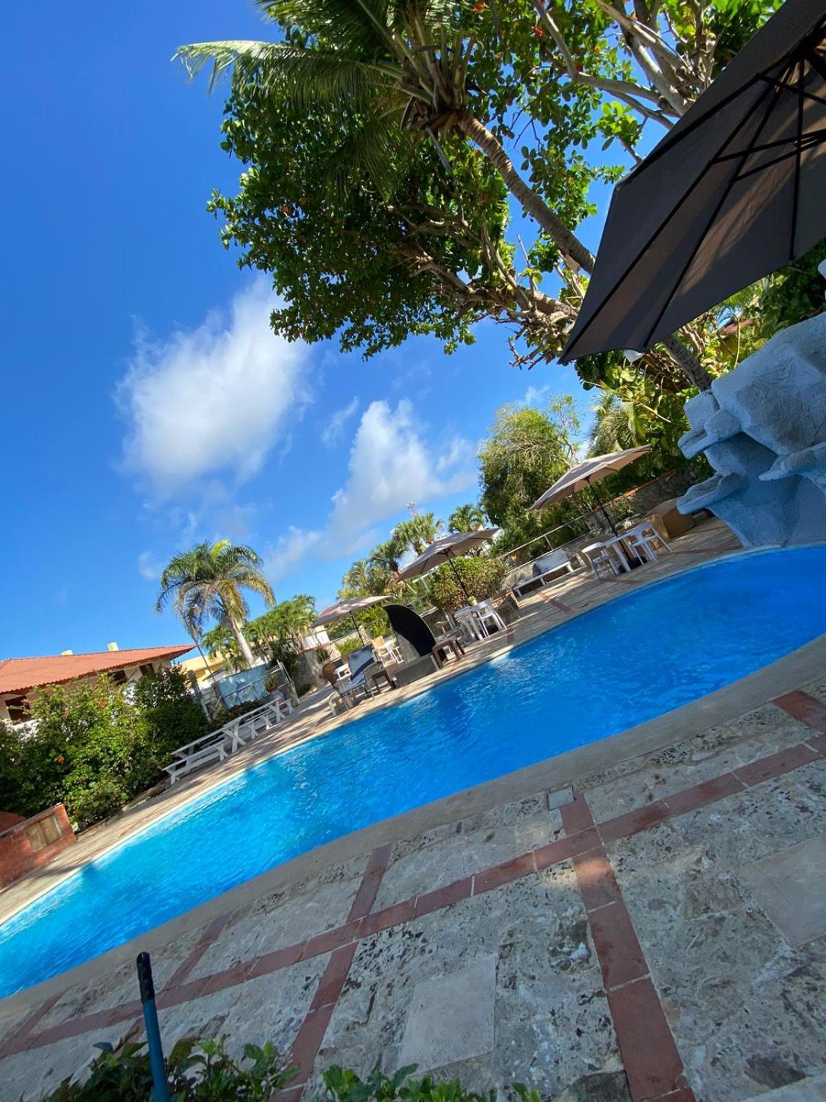 D' Franchesis Hostal Juan Dolio Bagian luar foto
