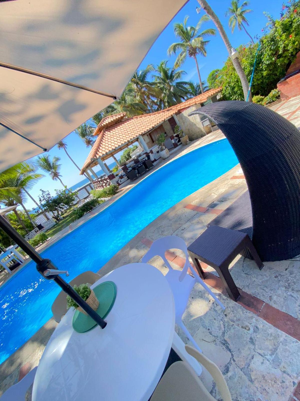 D' Franchesis Hostal Juan Dolio Bagian luar foto