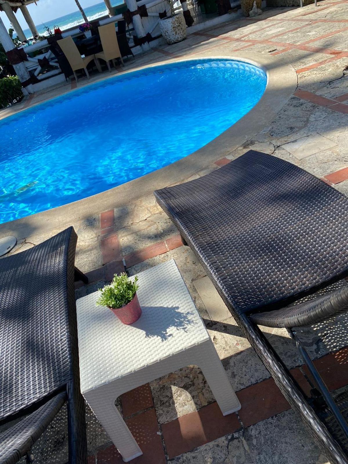 D' Franchesis Hostal Juan Dolio Bagian luar foto