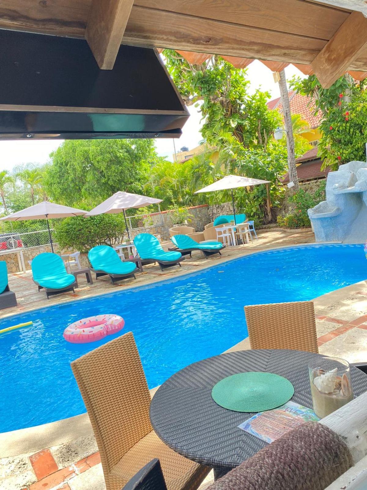 D' Franchesis Hostal Juan Dolio Bagian luar foto