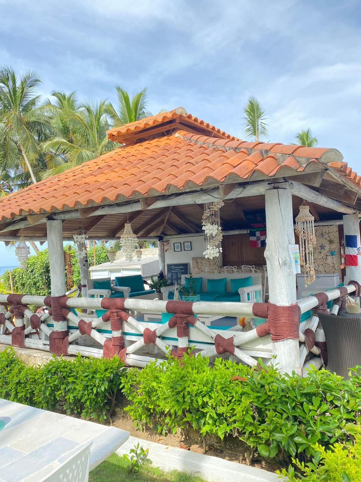 D' Franchesis Hostal Juan Dolio Bagian luar foto